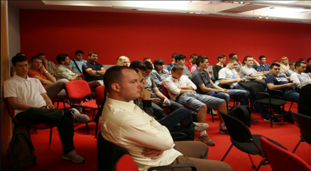 Publika na poseti Telegrafa u ITS