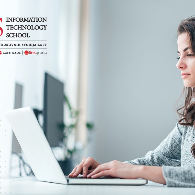 Studentkinja za laptopom