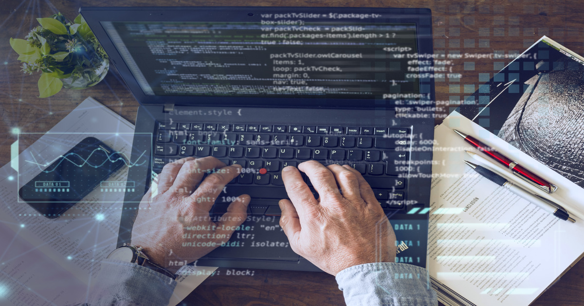 Covek koristi sql upitni jezik